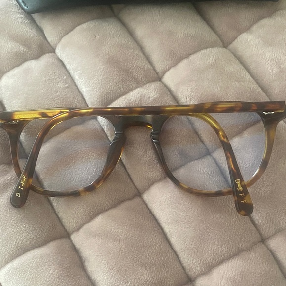 Diff Jaxson Eyewear Tortoise Glasses with Black Case main image 4